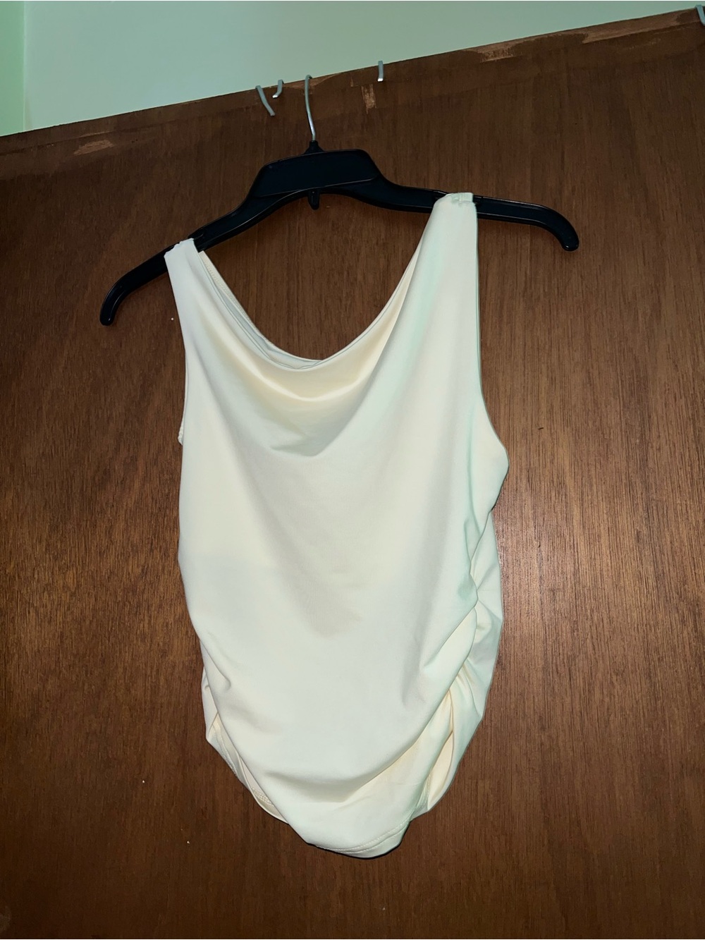 Amazon One-Shoulder Pale Yellow Ruched Tank Top - Picture 3 of 4